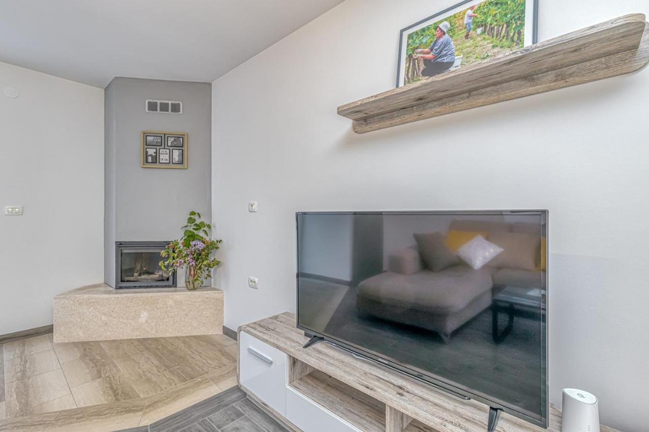 Holiday House Lidia I Rina Pićan Eksteriør billede