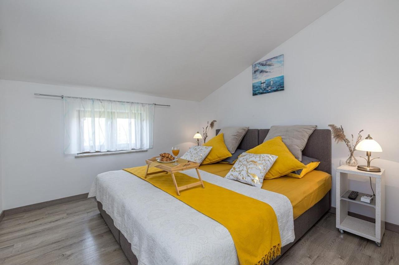 Holiday House Lidia I Rina Pićan Eksteriør billede